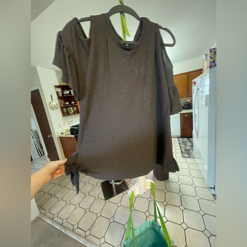 Boutique top size large